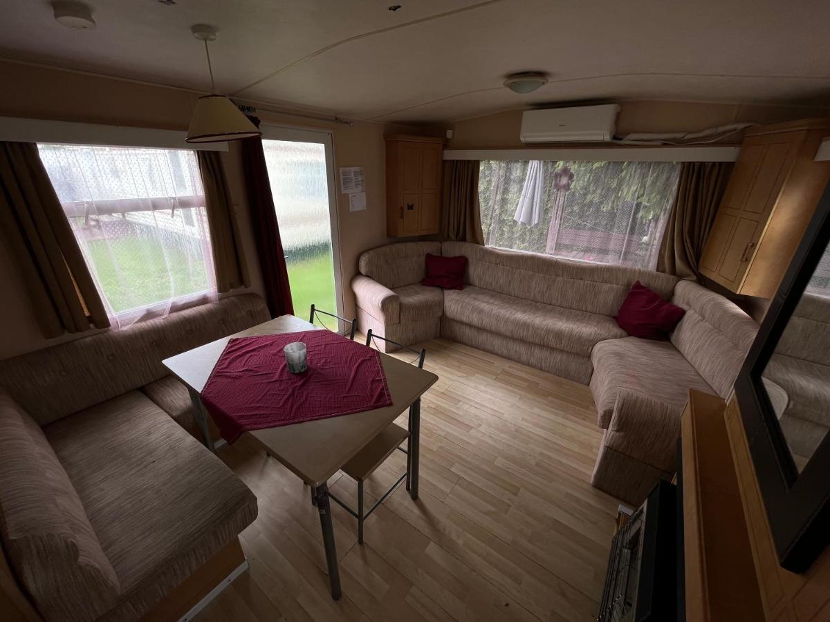 Appartement Autocamp Free Star - Mobilheimy à Strachotin Extérieur photo