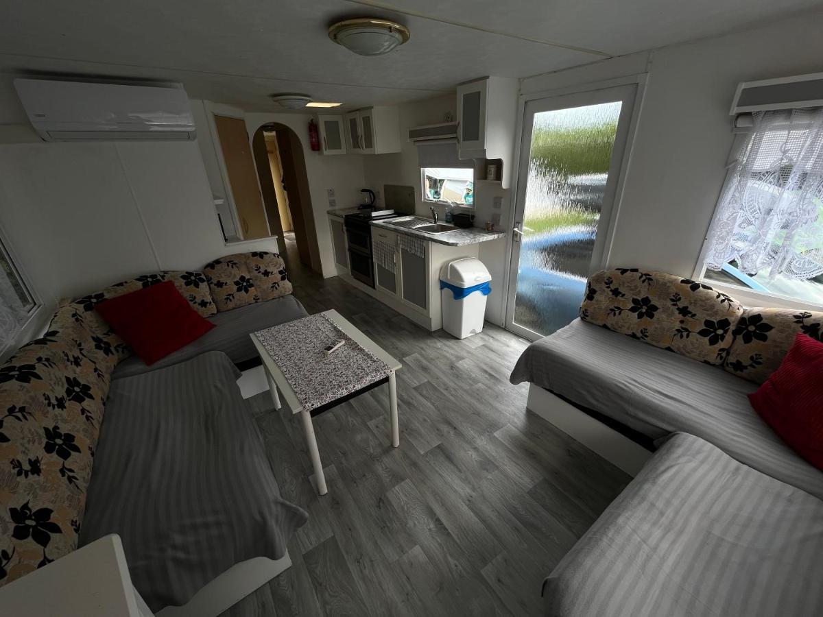 Appartement Autocamp Free Star - Mobilheimy à Strachotin Extérieur photo