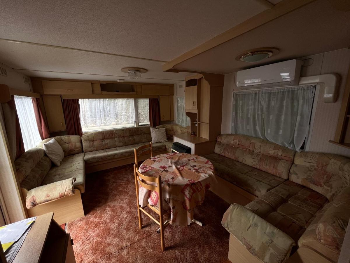 Appartement Autocamp Free Star - Mobilheimy à Strachotin Extérieur photo